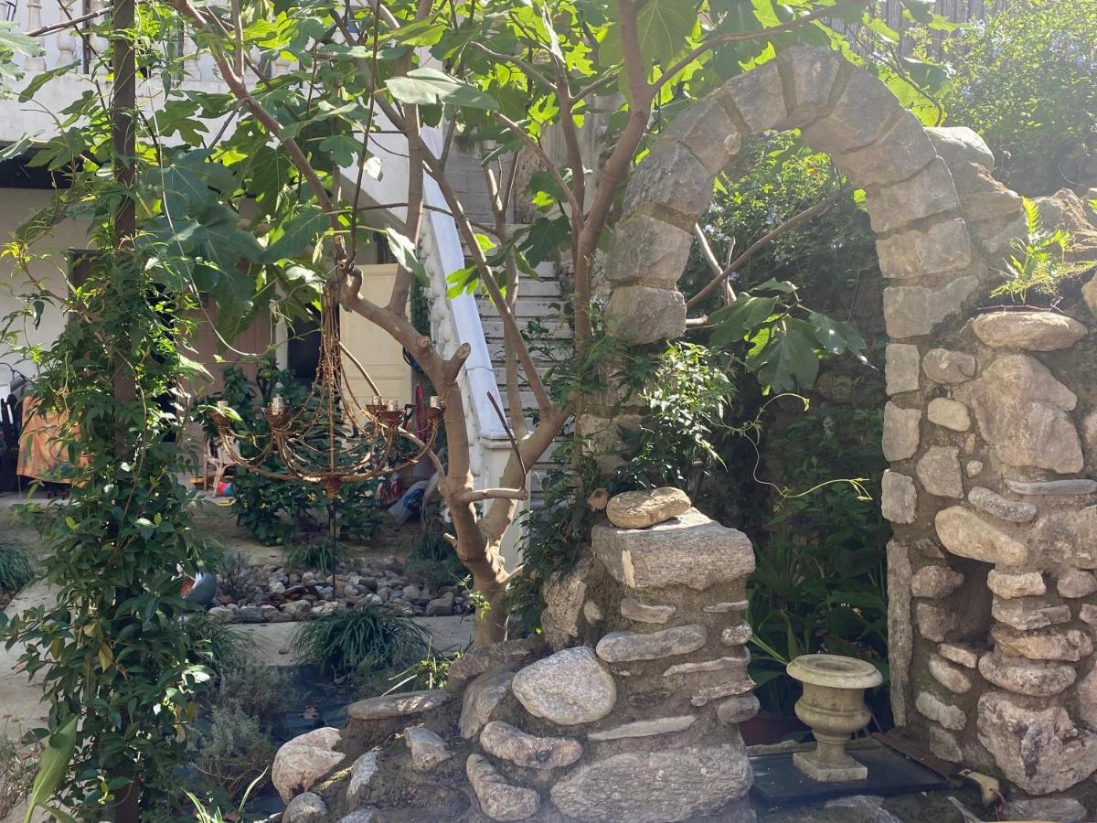 Sculptors Retreat Apartment Ceret Bagian luar foto